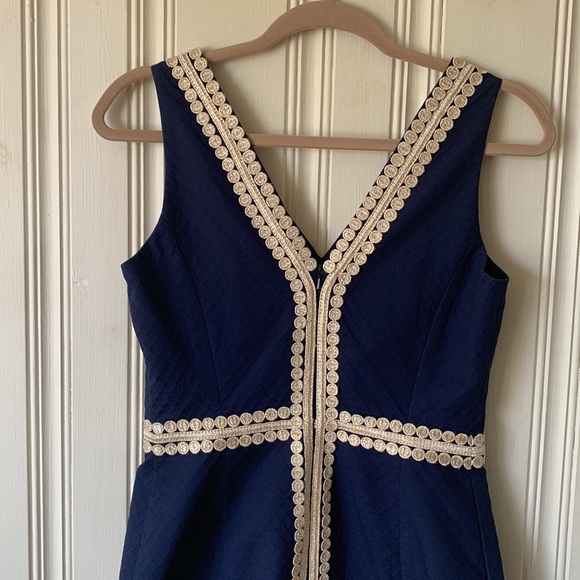 Lilly Pulitzer Navy Shift Dress Size 2 Like New! - Picture 5 of 10